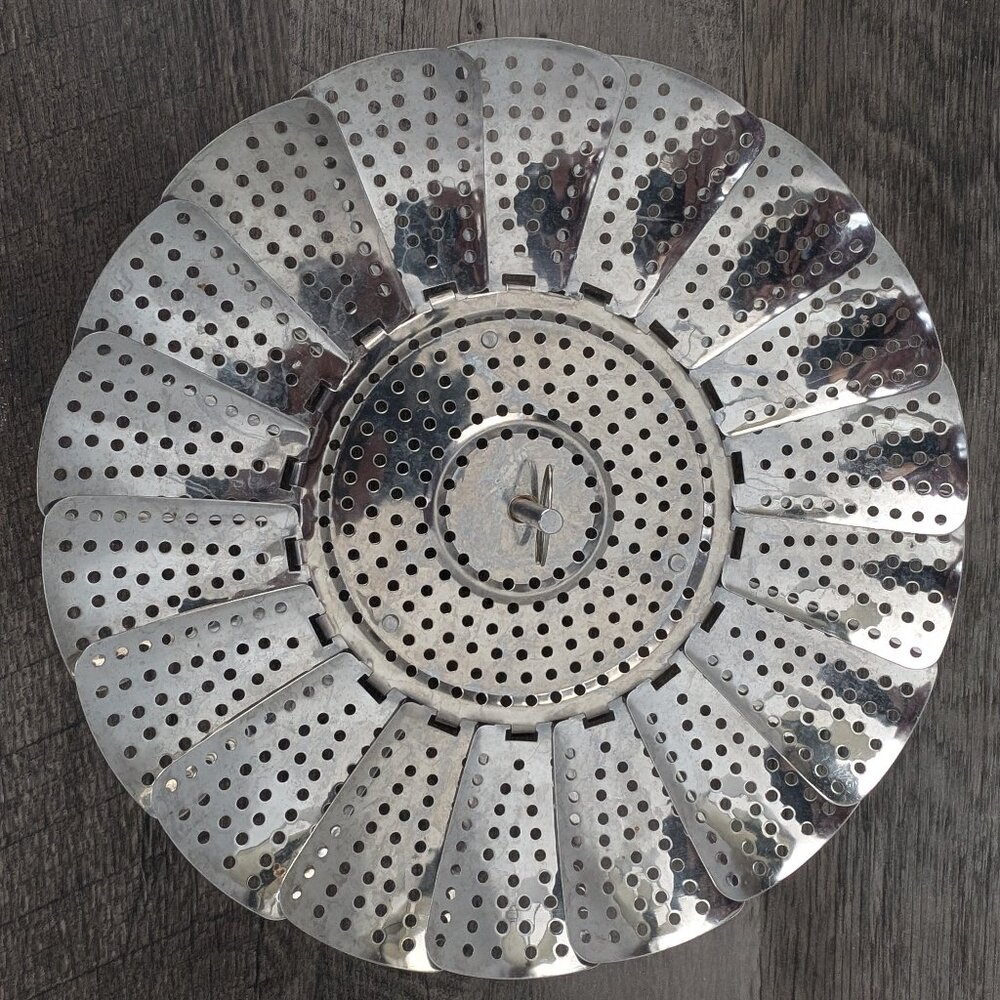 Stainless Steel Collapsible Vegetable Steamer Basket - Picture 2 of 4